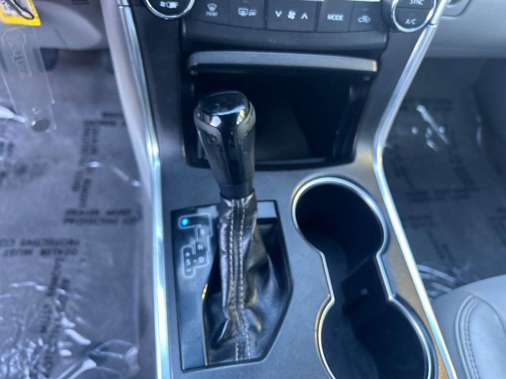 Used 2017 Toyota Camry XLE FWD image 32