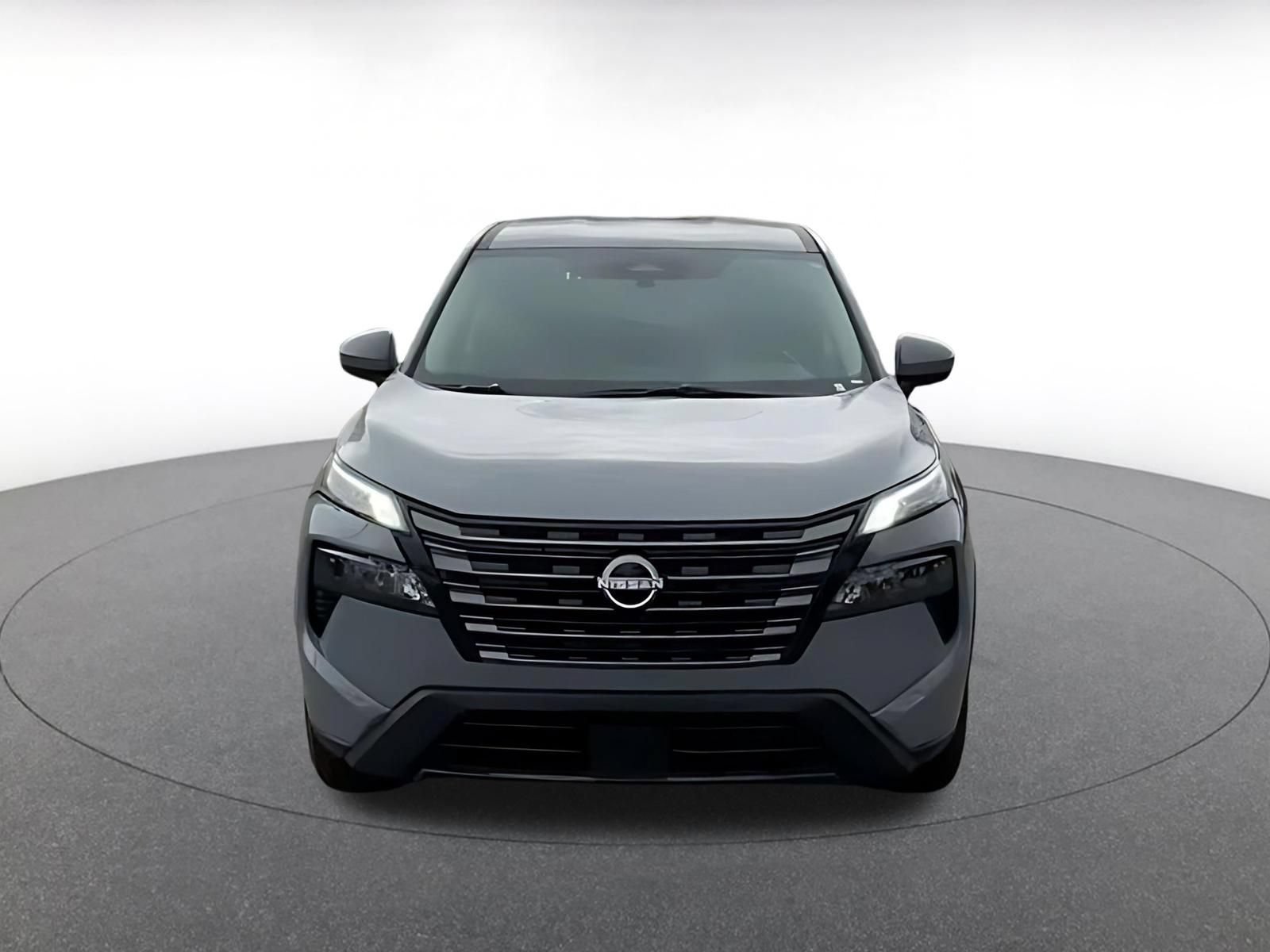 Used 2026 Nissan Rogue SV FWD image 3