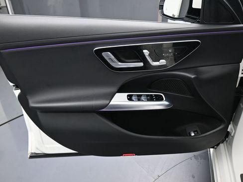 Used 2025 Mercedes-Benz E 350 Sedan image 12