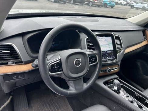 Used 2024 Volvo XC90 T8 Plus w/ Protection Package Premier AWD/4WD image 4