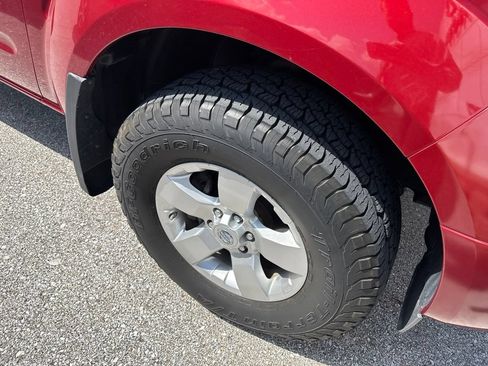 Used 2012 Nissan Frontier SV AWD/4WD image 3