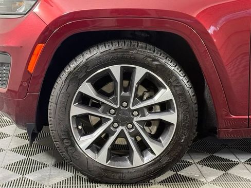 Used 2022 Jeep Grand Cherokee L Overland w/ Luxury Tech Group IV AWD/4WD image 13