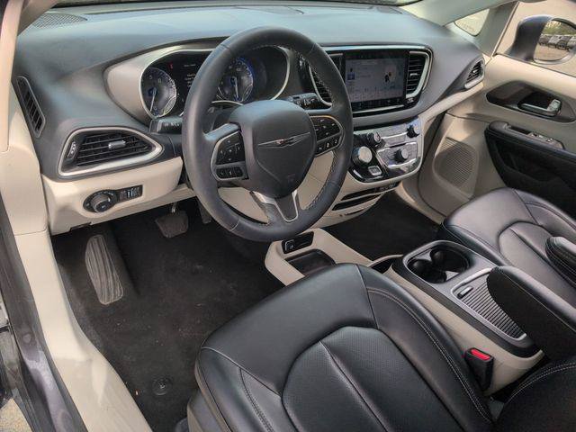 Certified 2023 Chrysler Pacifica Touring-L FWD image 10