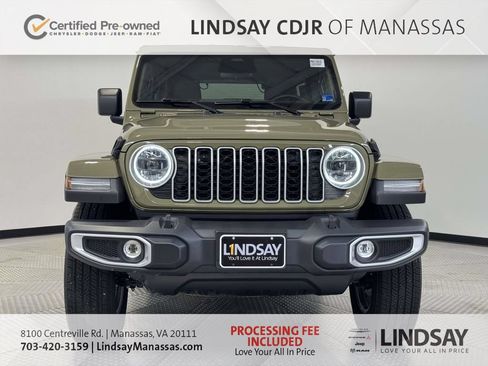 Used 2026 Jeep Wrangler Unlimited Sahara AWD/4WD image 3
