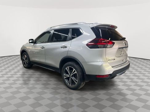 Used 2020 Nissan Rogue SV w/ Premium Package image 5