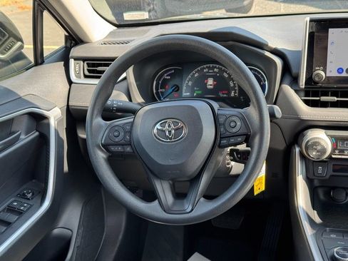 Certified 2025 Toyota RAV4 LE AWD/4WD image 17