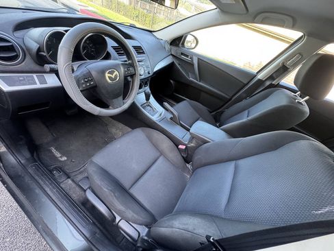 Used 2011 MAZDA MAZDA3 i Touring FWD image 11