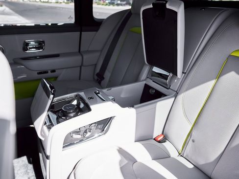 Used 2024 Rolls-Royce Cullinan image 63