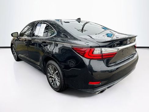 Used 2017 Lexus ES 350 350 w/ Navigation System Package image 5