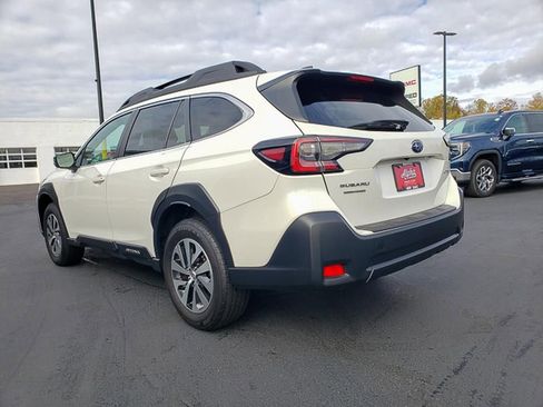 Used 2024 Subaru Outback Premium image 5