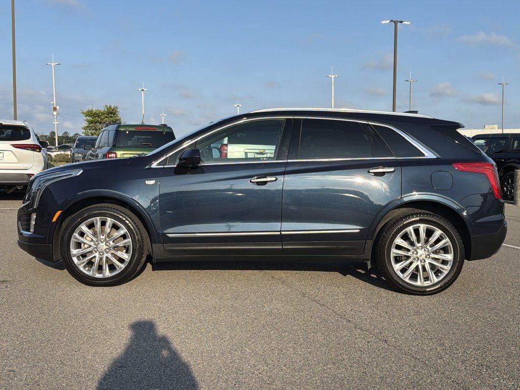 Used 2017 Cadillac XT5 Platinum AWD/4WD image 2
