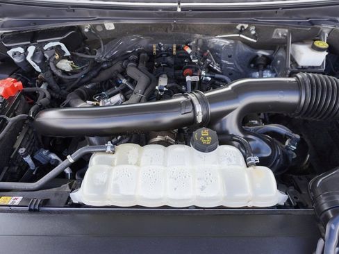 Used 2024 Ford Expedition XLT image 29