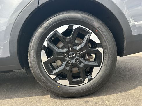 Used 2024 Kia Sorento S FWD image 20