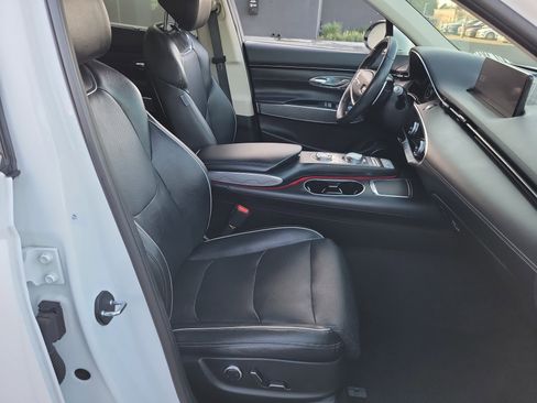 Certified 2022 Genesis GV70 2.5T w/ Advanced Package image 19