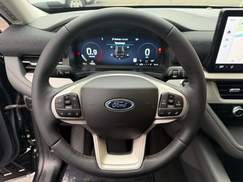 New 2026 Ford Explorer Active w/ Active Comfort Package image 2