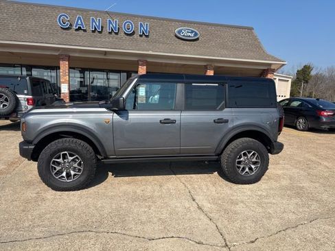 Certified 2025 Ford Bronco Badlands image 2