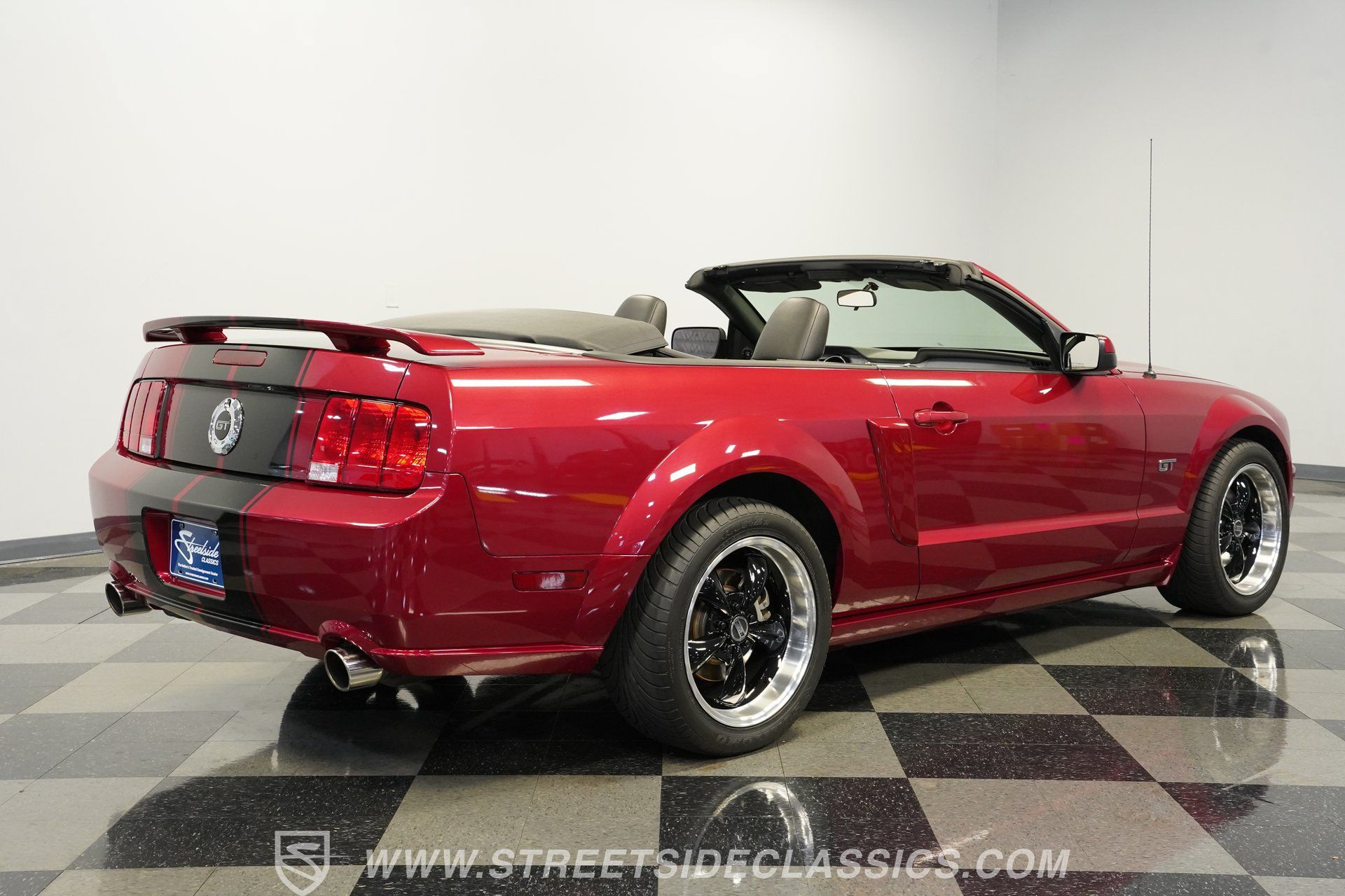 Used 2006 Ford Mustang GT RWD image 13