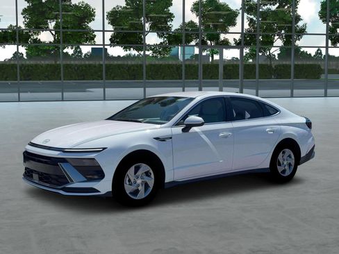 Certified 2026 Hyundai Sonata SE FWD image 2