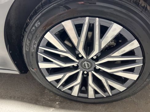 Used 2025 Nissan Altima 2.5 SV FWD image 36