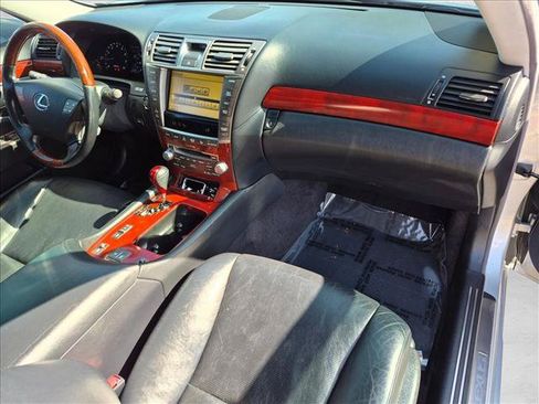Used 2012 Lexus LS 460 w/ Luxury Value Edition RWD image 18