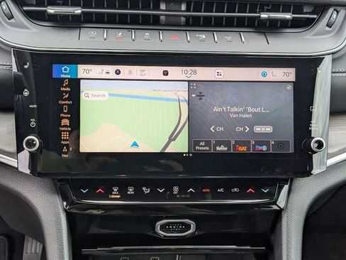 New 2026 Jeep Grand Cherokee Altitude RWD image 17
