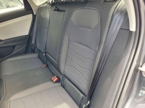 Certified 2025 Volkswagen Taos SE w/ Panoramic Sunroof Package AWD/4WD image 15