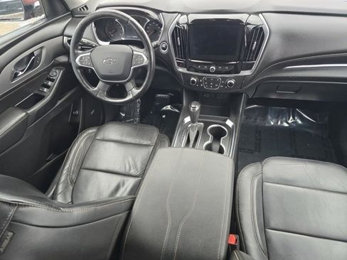 Used 2020 Chevrolet Traverse RS image 35