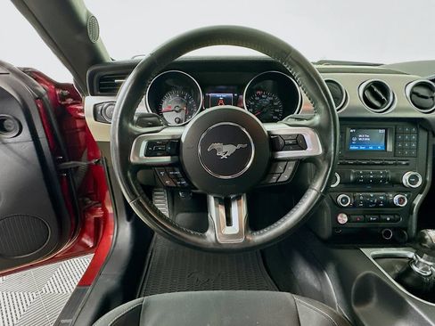 Used 2018 Ford Mustang GT RWD image 13