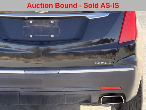 Used 2017 Cadillac XT5 Luxury w/ Driver Awareness Package image 6