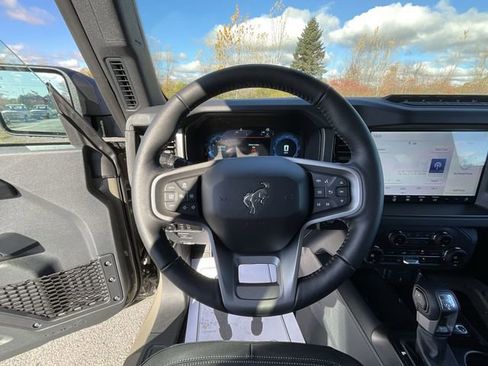 New 2025 Ford Bronco Badlands image 14