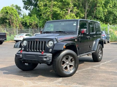 Used 2017 Jeep Wrangler Unlimited Rubicon AWD/4WD image 2