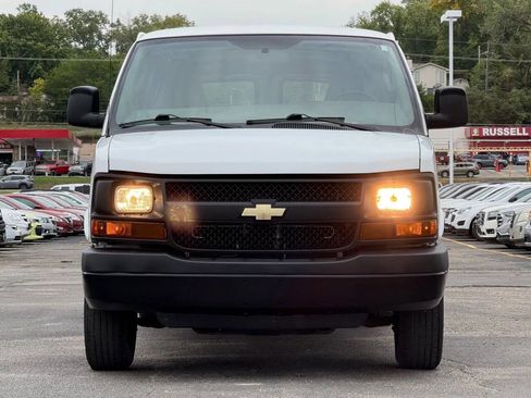 Used 2016 Chevrolet Express 2500 Extended image 2