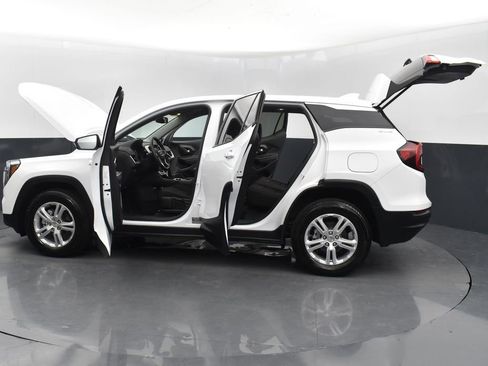 Used 2024 GMC Terrain SLE image 57