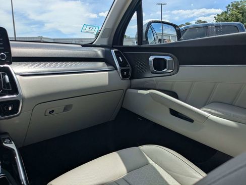 Used 2023 Kia Sorento SX Prestige w/ Panoramic Sunroof Package AWD/4WD image 17