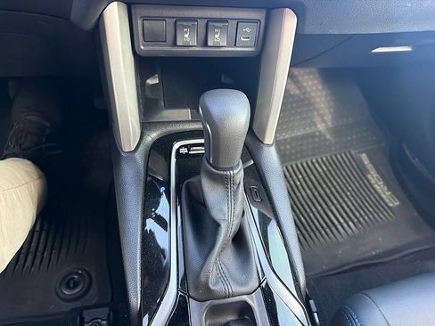 Used 2025 Toyota Corolla Cross AWD Hybrid w/ Convenience Package image 12