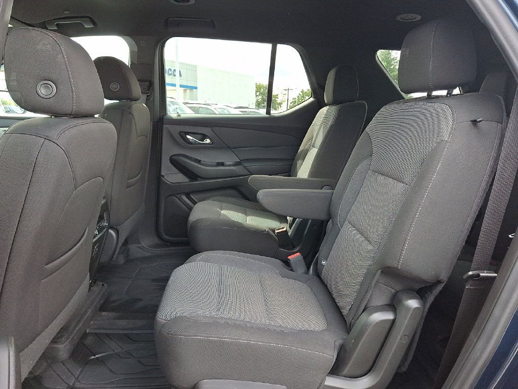 Certified 2023 Chevrolet Traverse LT FWD image 12