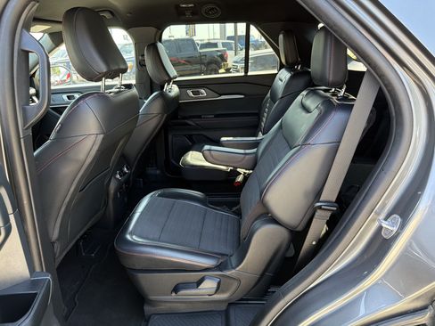 Certified 2025 Ford Explorer ST-Line AWD/4WD image 13