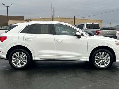 Used 2025 Audi Q3 2.0T Premium image 3