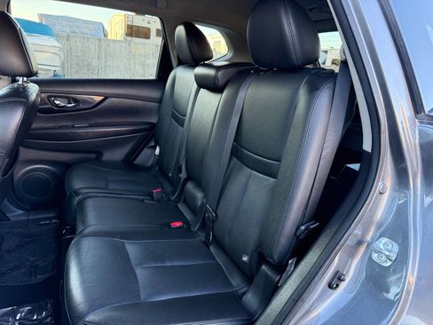 Used 2018 Nissan Rogue SL image 19