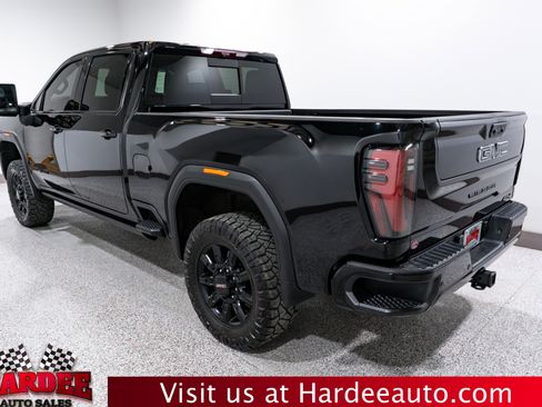 Used 2024 GMC Sierra 2500 AT4 w/ AT4 Premium Plus Package image 3