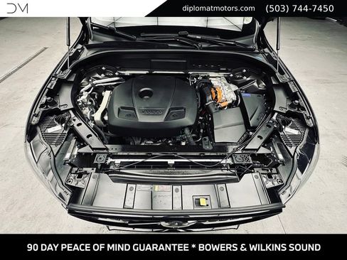 Used 2024 Volvo XC60 T8 Ultimate AWD/4WD image 47