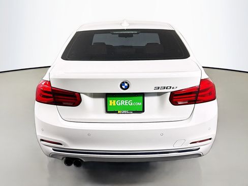 Used 2017 BMW 330e image 8