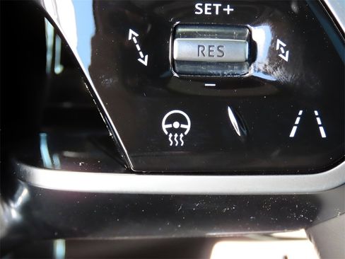 Used 2025 Jaguar F-PACE R-Dynamic S image 43