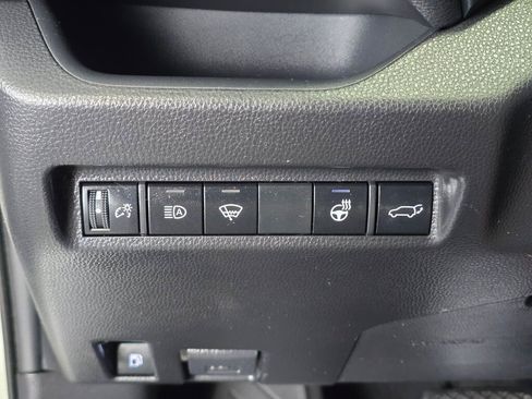 Used 2022 Toyota RAV4 SE w/ Convenience Package AWD/4WD image 25