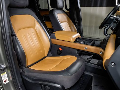 Used 2023 Land Rover Defender 110 X image 30