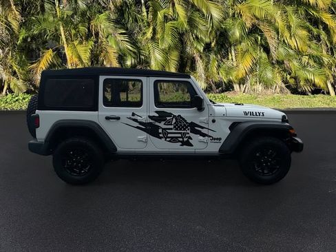 Used 2021 Jeep Wrangler Unlimited Sport AWD/4WD image 4