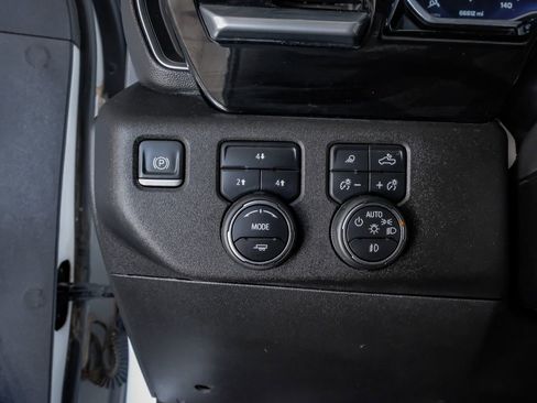 Used 2024 Chevrolet Silverado 3500 LT w/ Convenience Package image 27