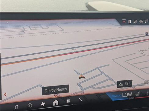 Used 2026 BMW X5 sDrive40i image 13