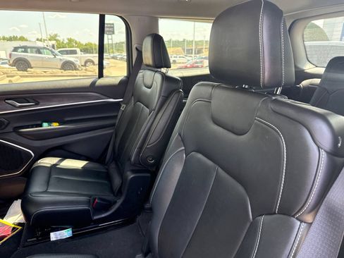 Used 2022 Jeep Grand Cherokee L Limited AWD/4WD image 10