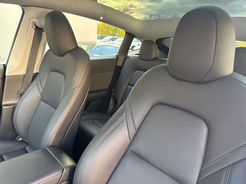 Used 2023 Tesla Model Y Performance image 8